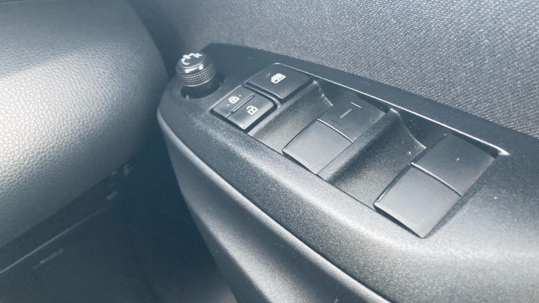 Toyota Yaris 1.5 Hybrid Design 5dr CVT Hybrid Hatchback